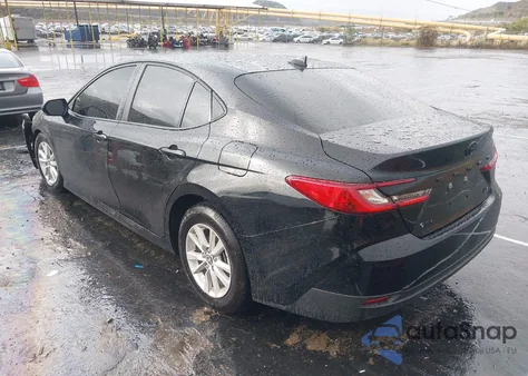 2025 Toyota Camry Le z USA, uszkodzony, nr VIN 4T1DAACK8SU201038